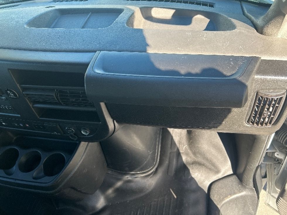 Light Duty Box Truck-Light and Medium Duty Trucks-GMC-2021-Savana G33903-Torrance-CA-119,165\n\t\tmiles-$ 28,500 - Image 21