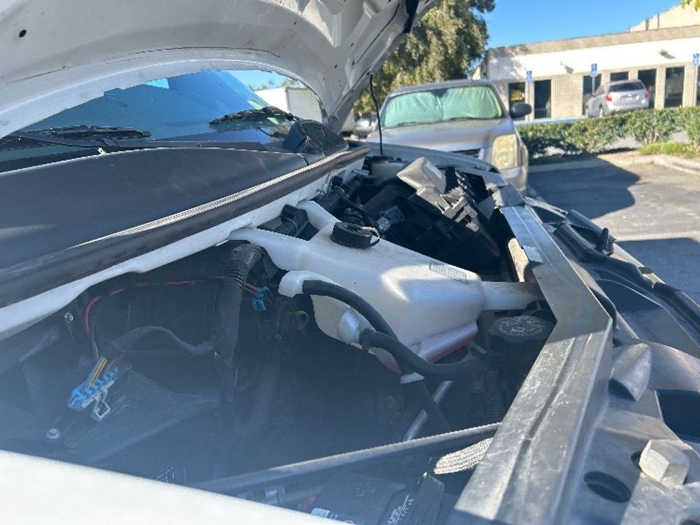 Light Duty Box Truck-Light and Medium Duty Trucks-GMC-2021-Savana G33903-Torrance-CA-119,165\n\t\tmiles-$ 28,500 - Image 23