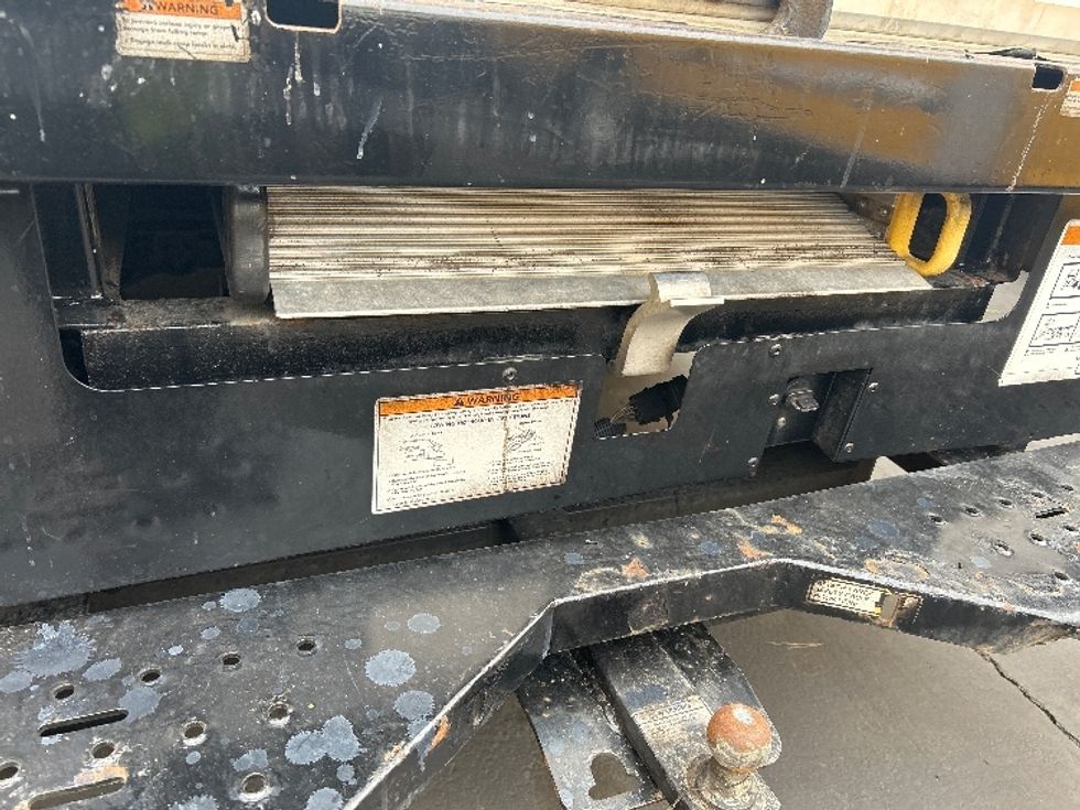 Light Duty Box Truck-Light and Medium Duty Trucks-GMC-2021-Savana G33903-Torrance-CA-119,165\n\t\tmiles-$ 28,500 - Image 25