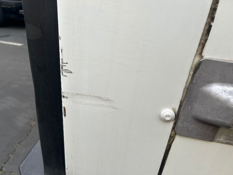 Light Duty Box Truck-Light and Medium Duty Trucks-GMC-2021-Savana G33903-Torrance-CA-119,165\n\t\tmiles-$ 28,500 - Image 28