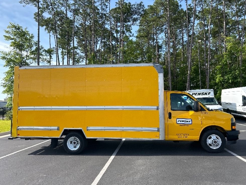 Light Duty Box Truck-Light and Medium Duty Trucks-GMC-2021-Savana G33903-Torrance-CA-65,048\n\t\tmiles-$ 35,750 - Image 15
