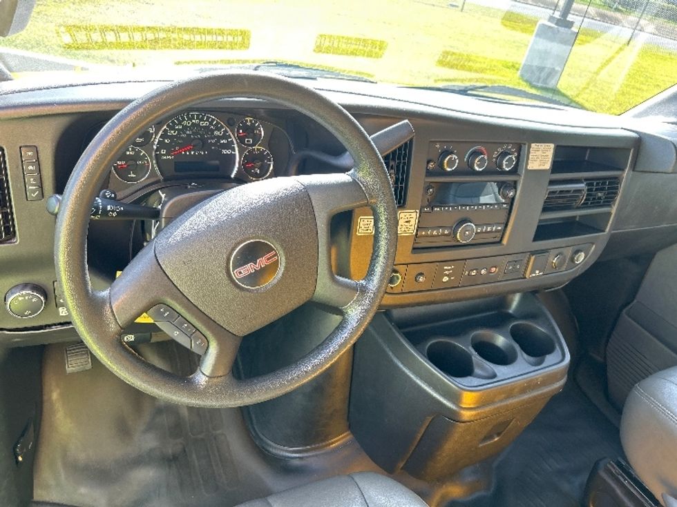 Light Duty Box Truck-Light and Medium Duty Trucks-GMC-2021-Savana G33903-Torrance-CA-65,048\n\t\tmiles-$ 35,750 - Image 17