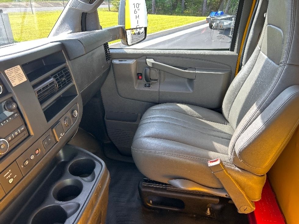 Light Duty Box Truck-Light and Medium Duty Trucks-GMC-2021-Savana G33903-Torrance-CA-65,048\n\t\tmiles-$ 35,750 - Image 19