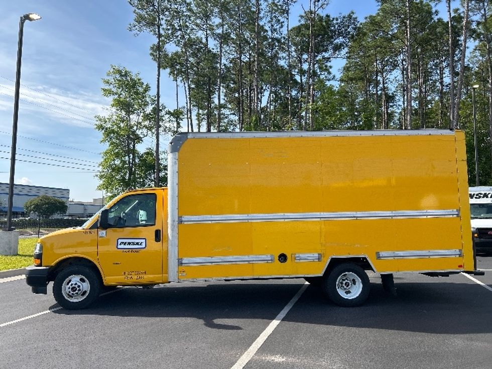 Light Duty Box Truck-Light and Medium Duty Trucks-GMC-2021-Savana G33903-Torrance-CA-65,048\n\t\tmiles-$ 35,750 - Image 4