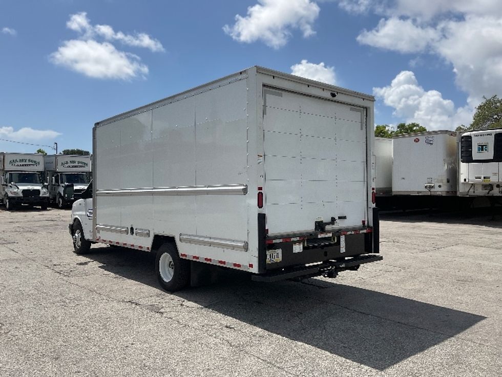 Light Duty Box Truck-Light and Medium Duty Trucks-GMC-2021-Savana G33903-Torrance-CA-70,907\n\t\tmiles-$ 35,250 - Image 6