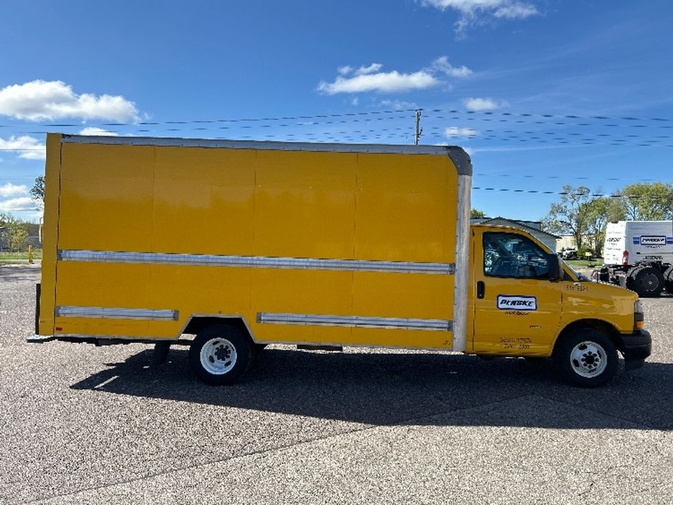 Light Duty Box Truck-Light and Medium Duty Trucks-GMC-2021-Savana G33903-Torrance-CA-71,850\n\t\tmiles-$ 29,250 - Image 11