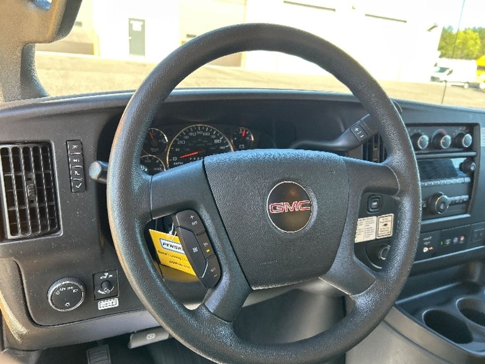 Light Duty Box Truck-Light and Medium Duty Trucks-GMC-2021-Savana G33903-Torrance-CA-71,850\n\t\tmiles-$ 29,250 - Image 13