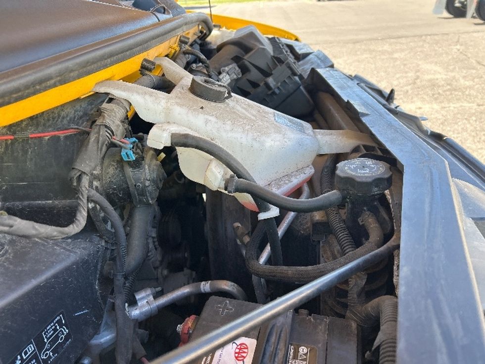 Light Duty Box Truck-Light and Medium Duty Trucks-GMC-2021-Savana G33903-Torrance-CA-71,850\n\t\tmiles-$ 29,250 - Image 19