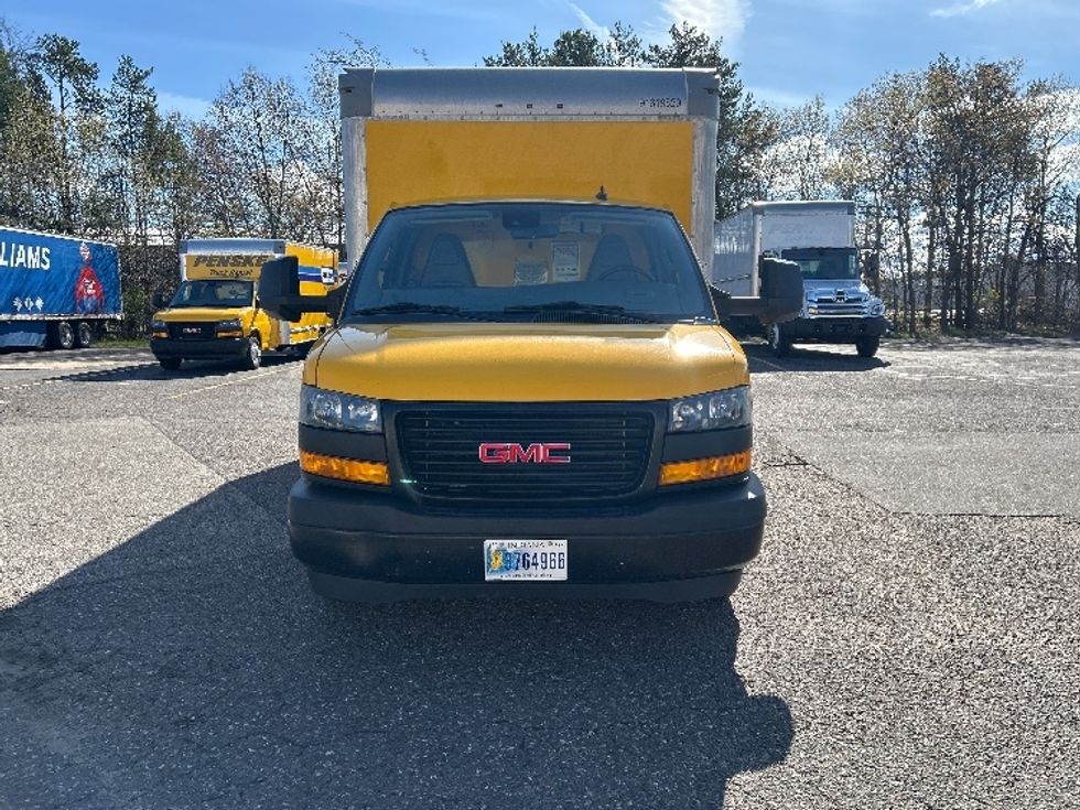 Light Duty Box Truck-Light and Medium Duty Trucks-GMC-2021-Savana G33903-Torrance-CA-71,850\n\t\tmiles-$ 29,250 - Image 2