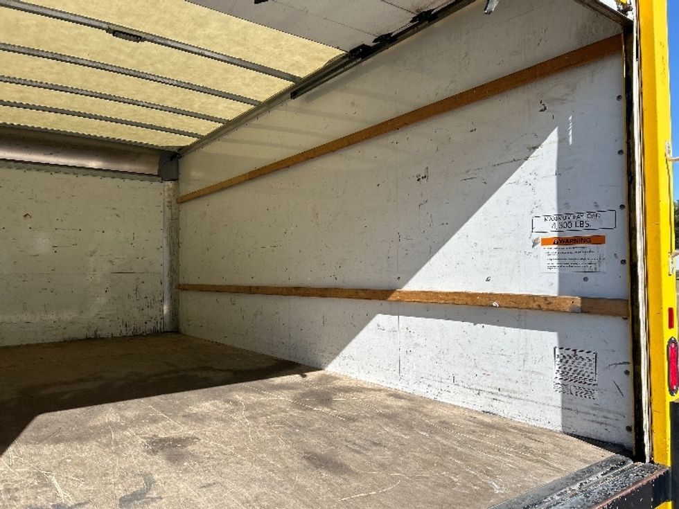 Light Duty Box Truck-Light and Medium Duty Trucks-GMC-2021-Savana G33903-Torrance-CA-71,850\n\t\tmiles-$ 29,250 - Image 9