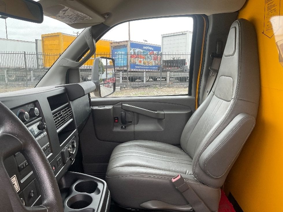 Light Duty Box Truck-Light and Medium Duty Trucks-GMC-2021-Savana G33903-Torrance-CA-73,580\n\t\tmiles-$ 31,250 - Image 19