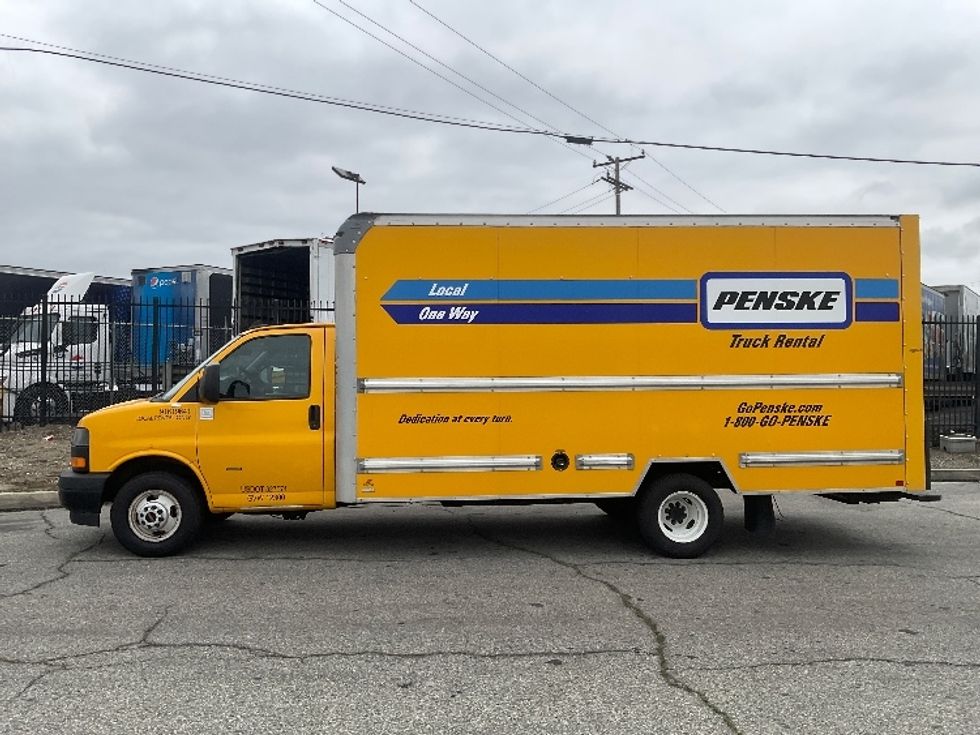 Light Duty Box Truck-Light and Medium Duty Trucks-GMC-2021-Savana G33903-Torrance-CA-73,580\n\t\tmiles-$ 31,250 - Image 4