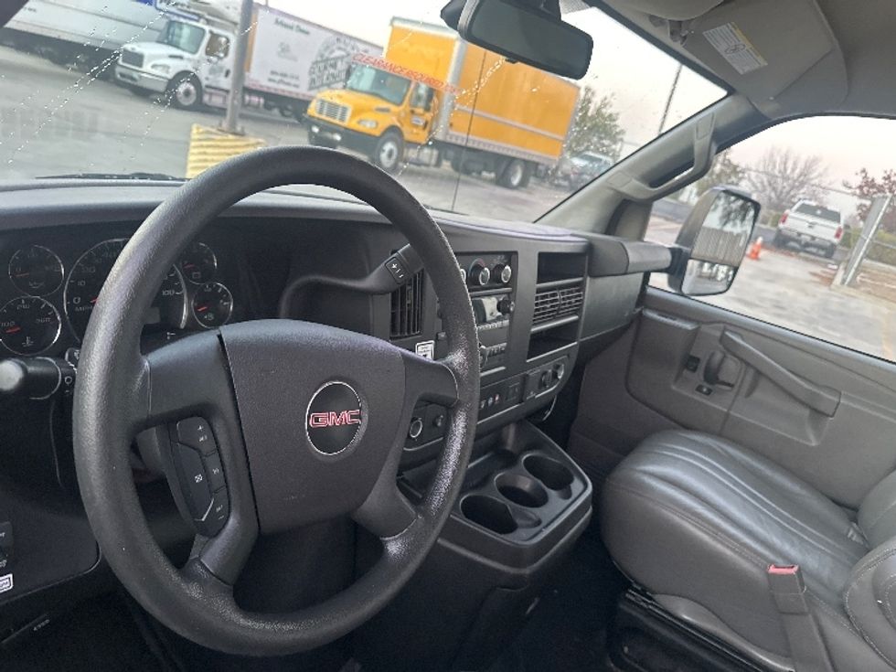 Light Duty Box Truck-Light and Medium Duty Trucks-GMC-2021-Savana G33903-Torrance-CA-74,808\n\t\tmiles-$ 42,000 - Image 18
