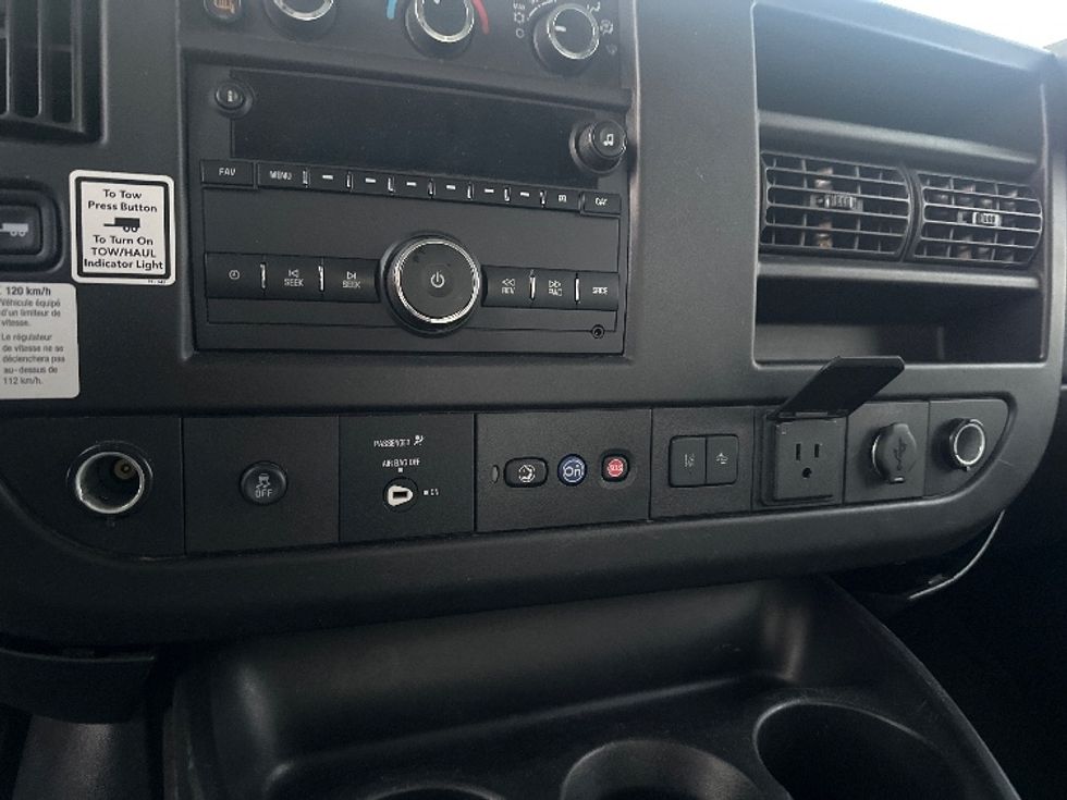 Light Duty Box Truck-Light and Medium Duty Trucks-GMC-2021-Savana G33903-Torrance-CA-74,808\n\t\tmiles-$ 42,000 - Image 25