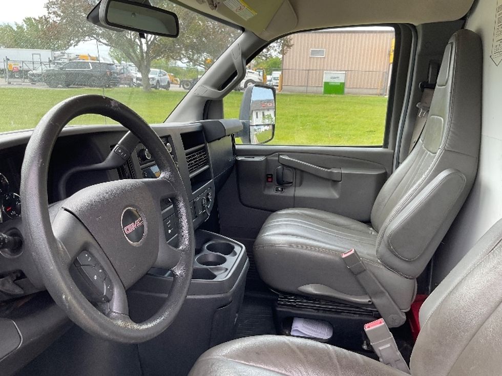 Light Duty Box Truck-Light and Medium Duty Trucks-GMC-2021-Savana G33903-Torrance-CA-74,899\n\t\tmiles-$ 33,750 - Image 19