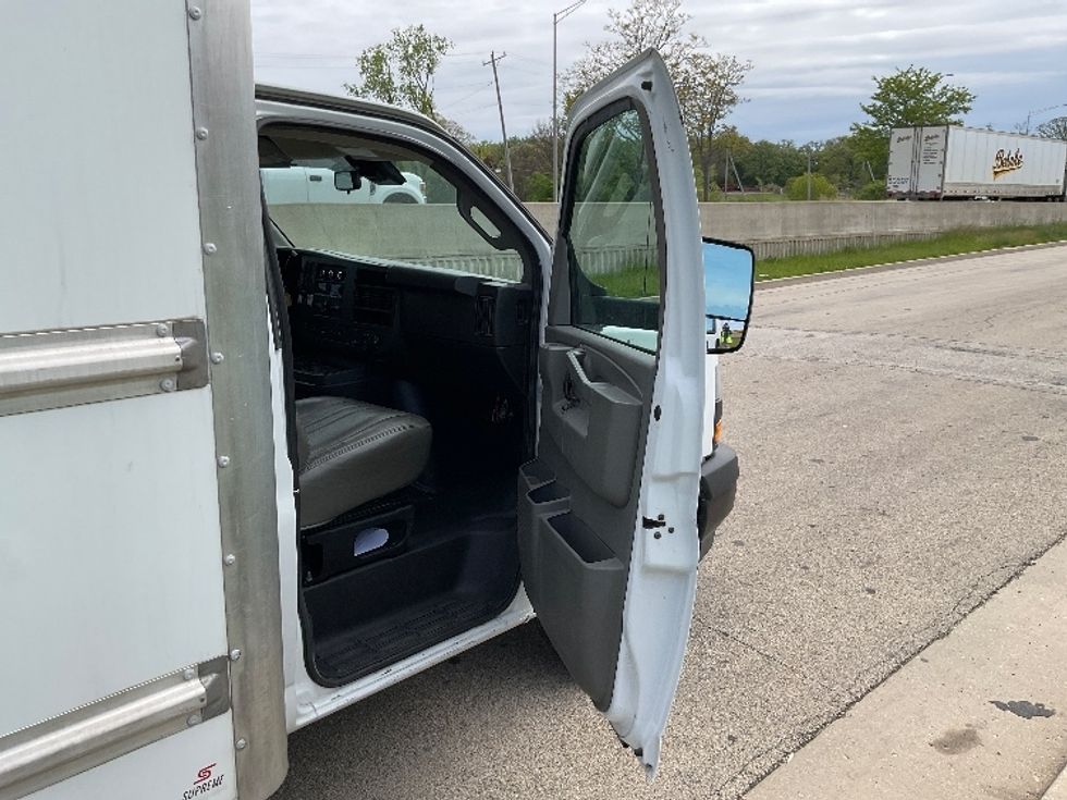 Light Duty Box Truck-Light and Medium Duty Trucks-GMC-2021-Savana G33903-Torrance-CA-74,899\n\t\tmiles-$ 33,750 - Image 20