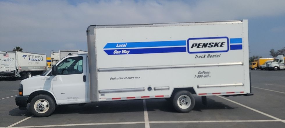 Light Duty Box Truck-Light and Medium Duty Trucks-GMC-2021-Savana G33903-Torrance-CA-79,449\n\t\tmiles-$ 32,500 - Image 4