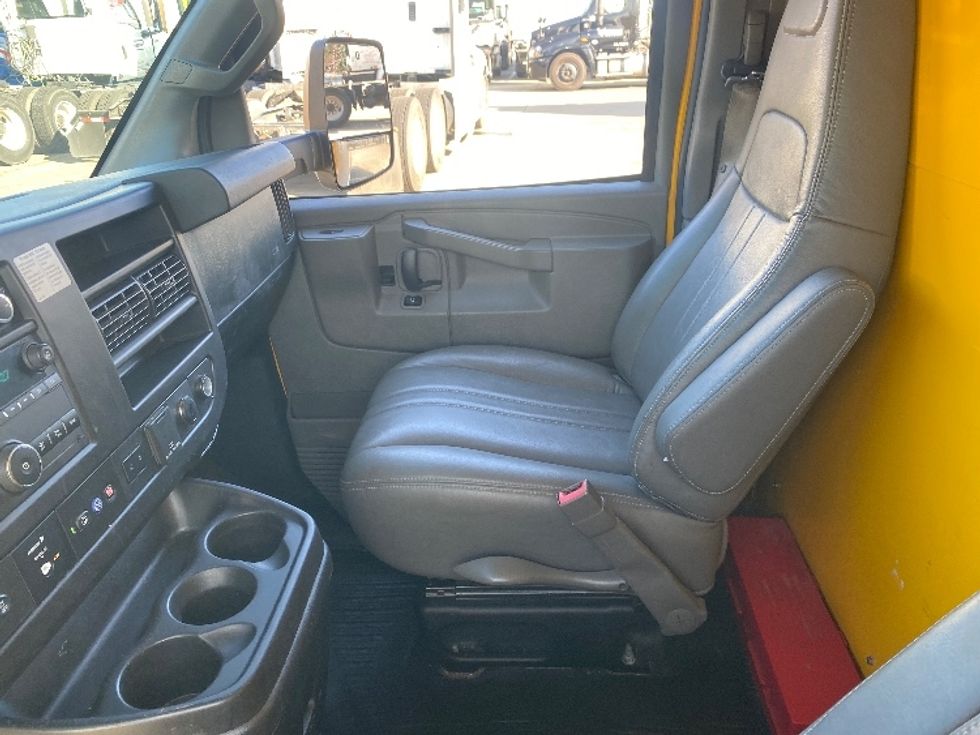 Light Duty Box Truck-Light and Medium Duty Trucks-GMC-2021-Savana G33903-Torrance-CA-80,446\n\t\tmiles-$ 36,000 - Image 19