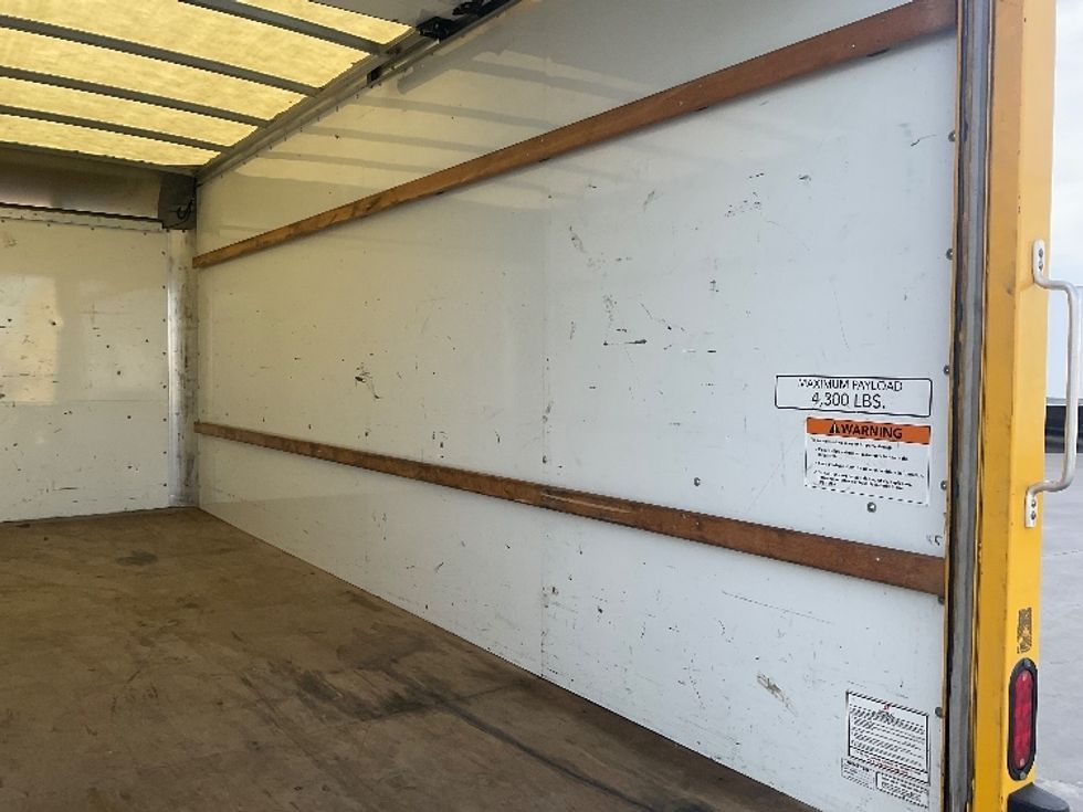 Light Duty Box Truck-Light and Medium Duty Trucks-GMC-2021-Savana G33903-Torrance-CA-80,999\n\t\tmiles-$ 30,250 - Image 12