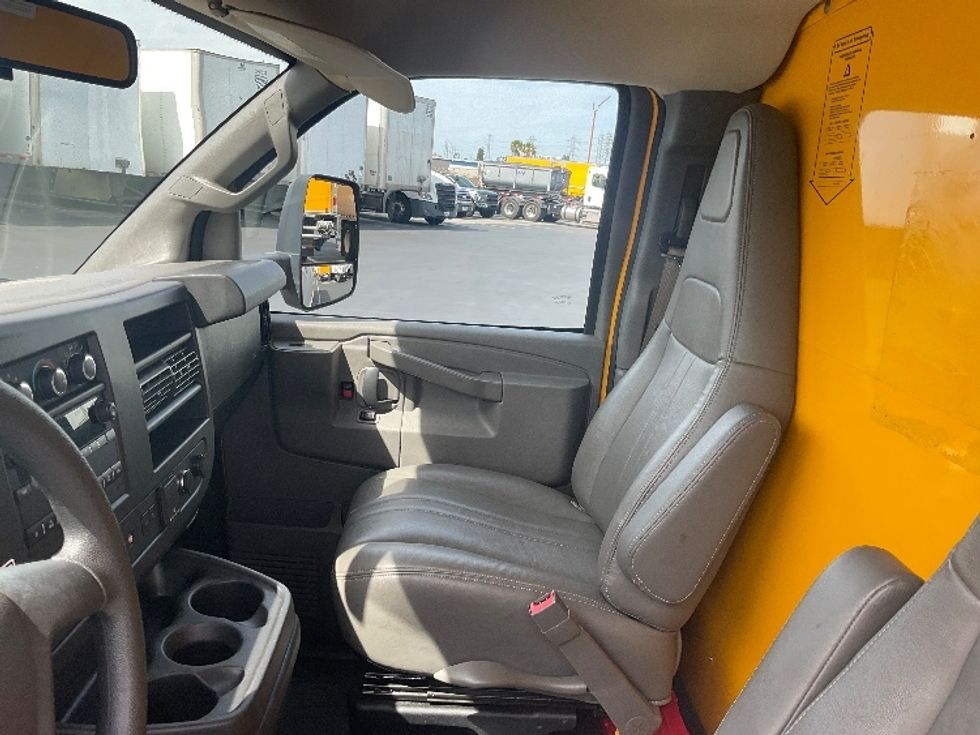 Light Duty Box Truck-Light and Medium Duty Trucks-GMC-2021-Savana G33903-Torrance-CA-80,999\n\t\tmiles-$ 30,250 - Image 19