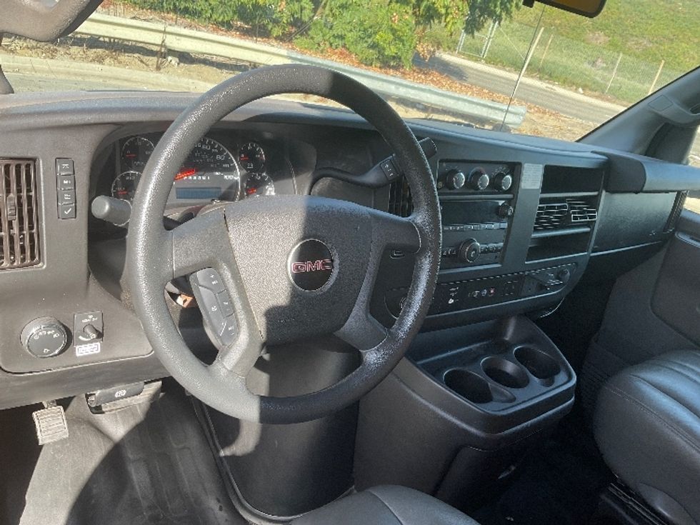 Light Duty Box Truck-Light and Medium Duty Trucks-GMC-2021-Savana G33903-Torrance-CA-81,856\n\t\tmiles-$ 35,500 - Image 18