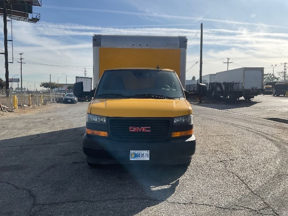 Light Duty Box Truck-Light and Medium Duty Trucks-GMC-2021-Savana G33903-Torrance-CA-81,856\n\t\tmiles-$ 35,500 - Image 2