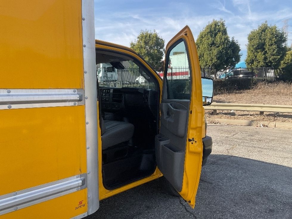 Light Duty Box Truck-Light and Medium Duty Trucks-GMC-2021-Savana G33903-Torrance-CA-81,856\n\t\tmiles-$ 35,500 - Image 20