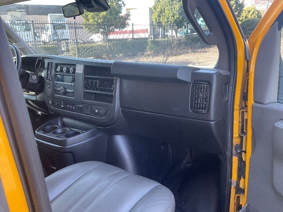 Light Duty Box Truck-Light and Medium Duty Trucks-GMC-2021-Savana G33903-Torrance-CA-81,856\n\t\tmiles-$ 35,500 - Image 21
