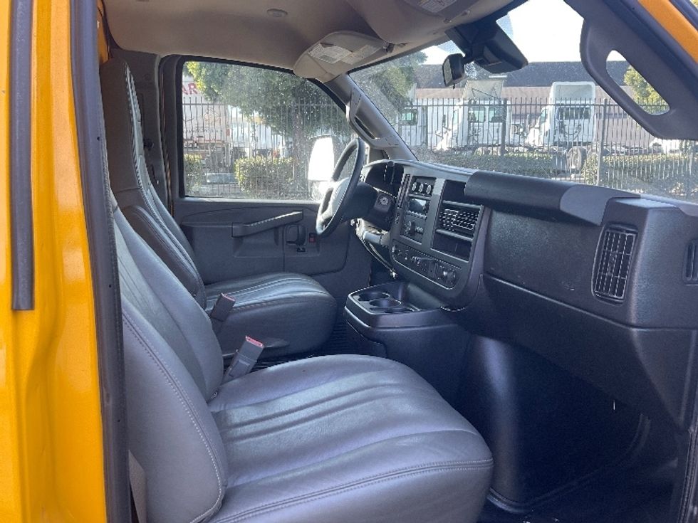 Light Duty Box Truck-Light and Medium Duty Trucks-GMC-2021-Savana G33903-Torrance-CA-81,856\n\t\tmiles-$ 35,500 - Image 22