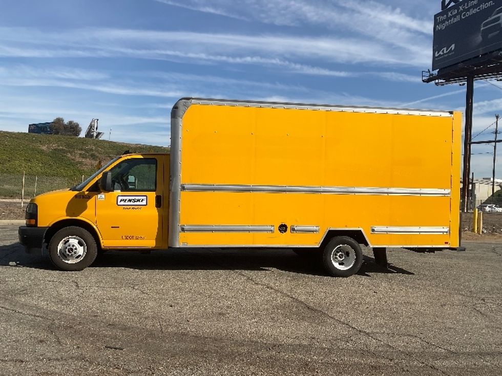 Light Duty Box Truck-Light and Medium Duty Trucks-GMC-2021-Savana G33903-Torrance-CA-81,856\n\t\tmiles-$ 35,500 - Image 4