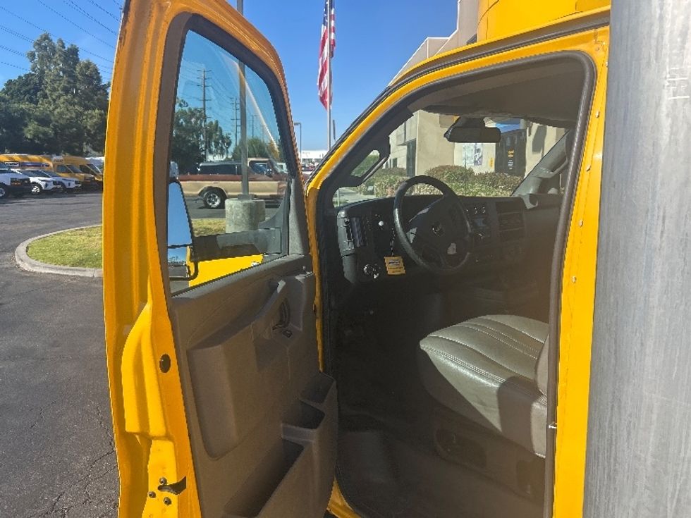 Light Duty Box Truck-Light and Medium Duty Trucks-GMC-2021-Savana G33903-Torrance-CA-88,177\n\t\tmiles-$ 28,500 - Image 15