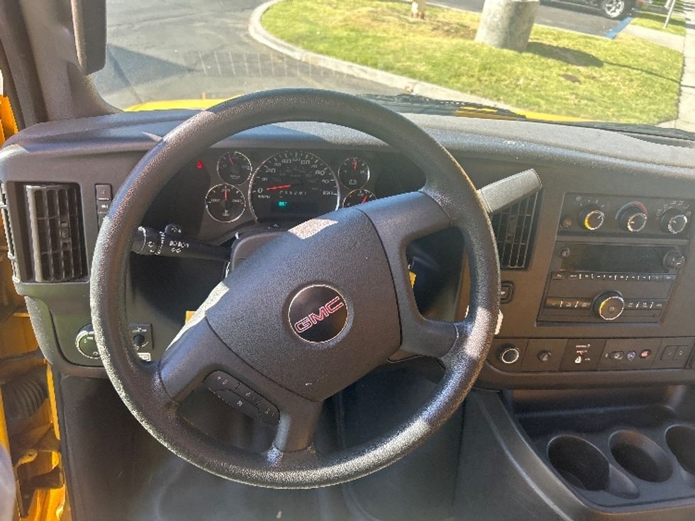 Light Duty Box Truck-Light and Medium Duty Trucks-GMC-2021-Savana G33903-Torrance-CA-88,177\n\t\tmiles-$ 28,500 - Image 17