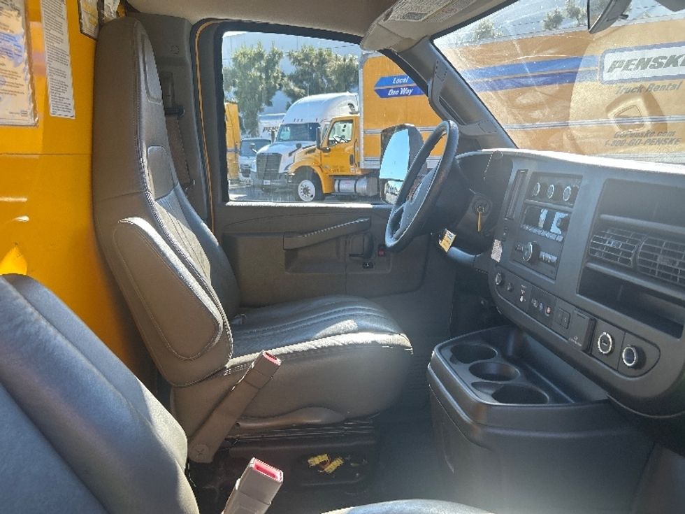 Light Duty Box Truck-Light and Medium Duty Trucks-GMC-2021-Savana G33903-Torrance-CA-88,177\n\t\tmiles-$ 28,500 - Image 21