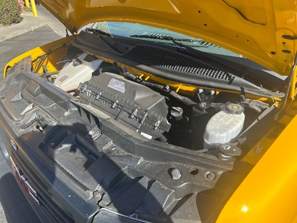 Light Duty Box Truck-Light and Medium Duty Trucks-GMC-2021-Savana G33903-Torrance-CA-88,177\n\t\tmiles-$ 28,500 - Image 23