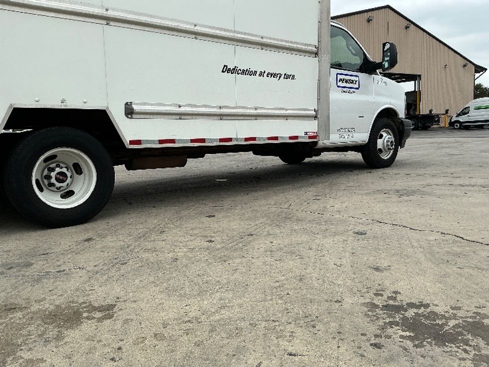 Light Duty Box Truck-Light and Medium Duty Trucks-GMC-2021-Savana G33903-Torrance-CA-91,585\n\t\tmiles-$ 26,750 - Image 14