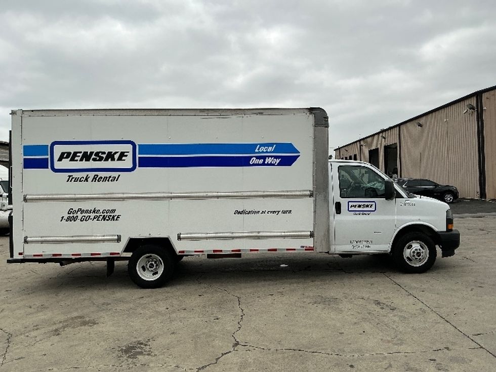 Light Duty Box Truck-Light and Medium Duty Trucks-GMC-2021-Savana G33903-Torrance-CA-91,585\n\t\tmiles-$ 26,750 - Image 15