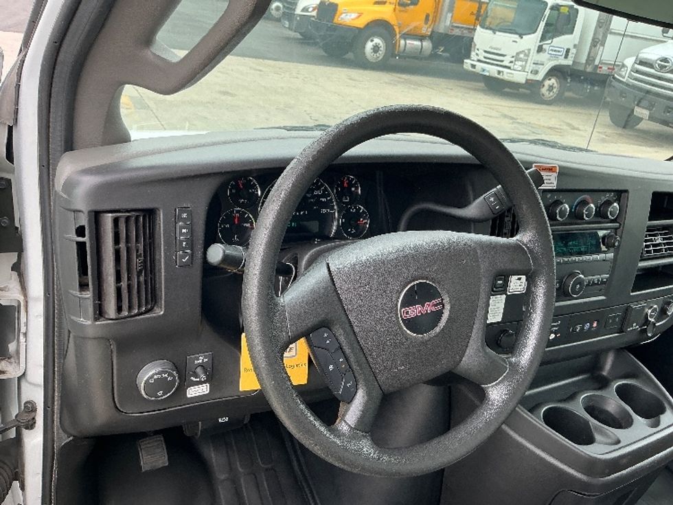 Light Duty Box Truck-Light and Medium Duty Trucks-GMC-2021-Savana G33903-Torrance-CA-91,585\n\t\tmiles-$ 26,750 - Image 18
