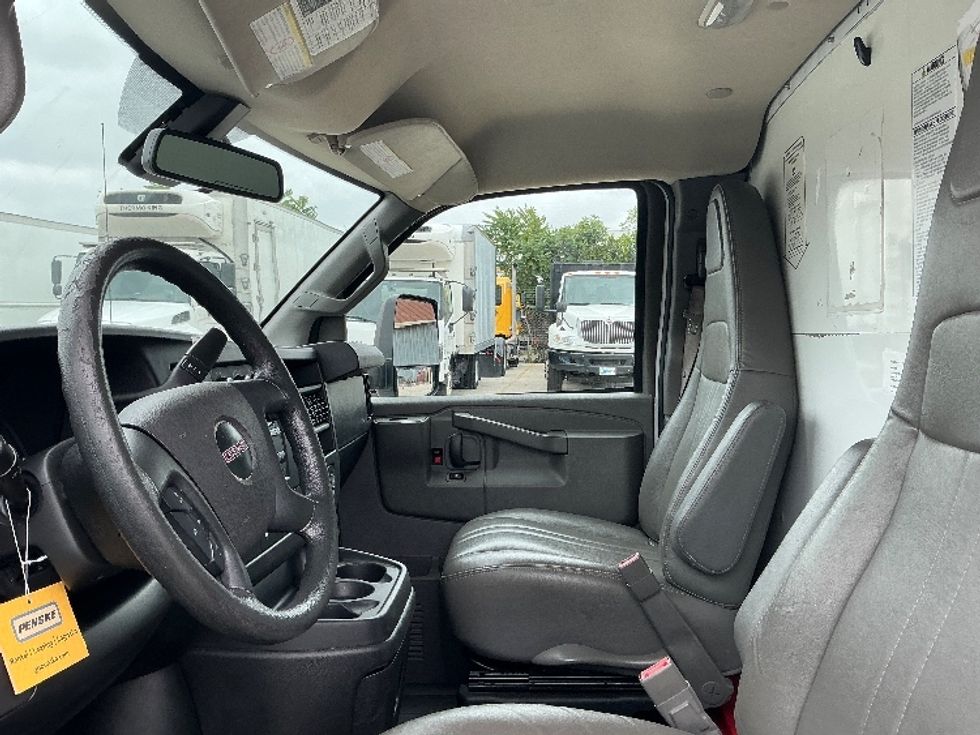 Light Duty Box Truck-Light and Medium Duty Trucks-GMC-2021-Savana G33903-Torrance-CA-91,585\n\t\tmiles-$ 26,750 - Image 20