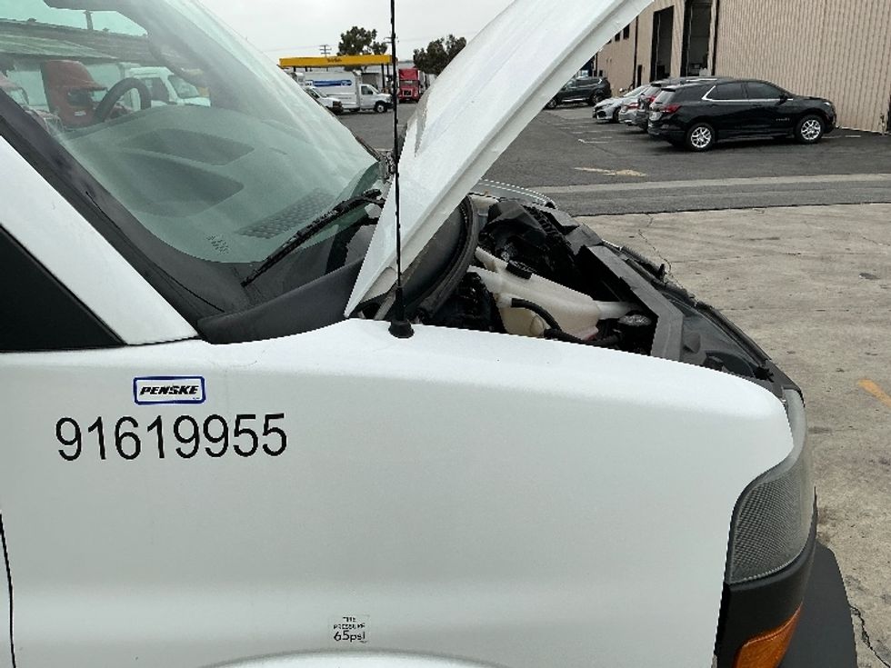 Light Duty Box Truck-Light and Medium Duty Trucks-GMC-2021-Savana G33903-Torrance-CA-91,585\n\t\tmiles-$ 26,750 - Image 23