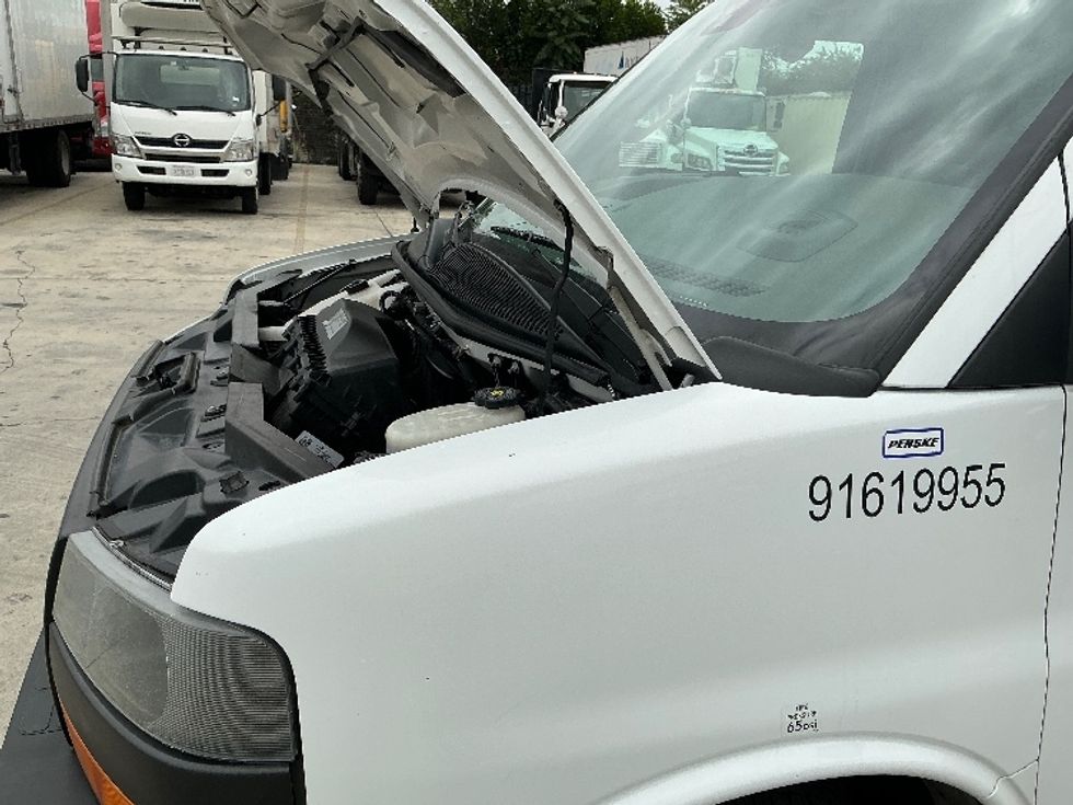 Light Duty Box Truck-Light and Medium Duty Trucks-GMC-2021-Savana G33903-Torrance-CA-91,585\n\t\tmiles-$ 26,750 - Image 24