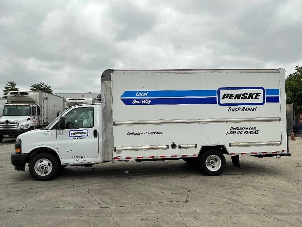Light Duty Box Truck-Light and Medium Duty Trucks-GMC-2021-Savana G33903-Torrance-CA-91,585\n\t\tmiles-$ 26,750 - Image 4