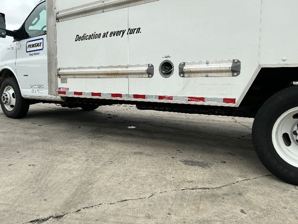 Light Duty Box Truck-Light and Medium Duty Trucks-GMC-2021-Savana G33903-Torrance-CA-91,585\n\t\tmiles-$ 26,750 - Image 5