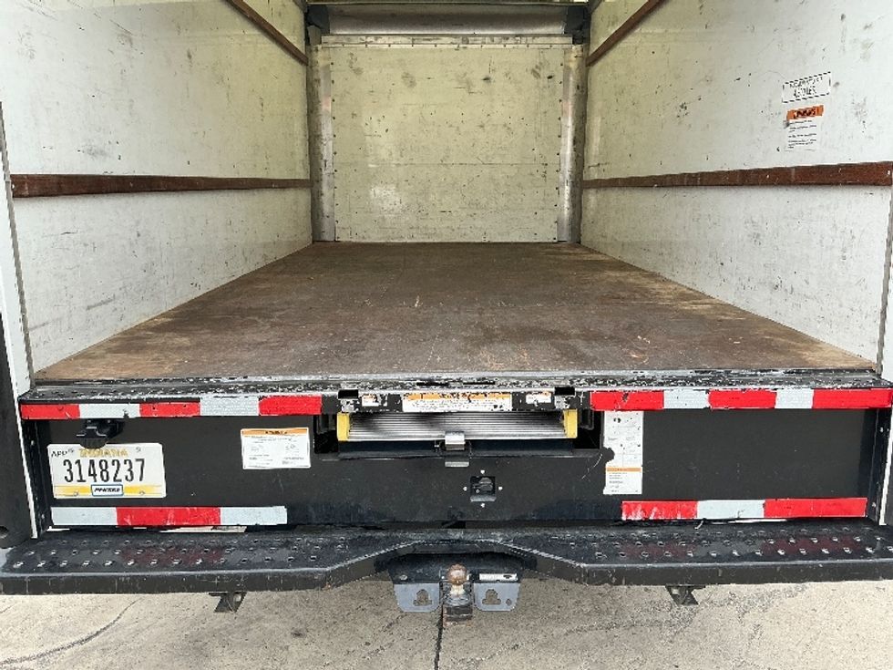 Light Duty Box Truck-Light and Medium Duty Trucks-GMC-2021-Savana G33903-Torrance-CA-91,585\n\t\tmiles-$ 26,750 - Image 8