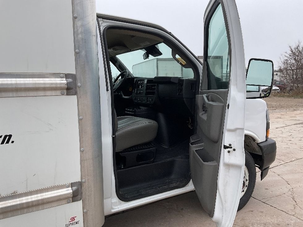 Light Duty Box Truck-Light and Medium Duty Trucks-GMC-2021-Savana G33903-Traverse City-MI-85,282\n\t\tmiles-$ 28,750 - Image 16