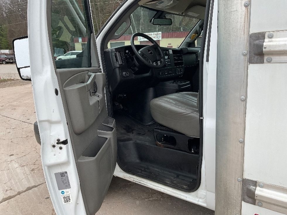 Light Duty Box Truck-Light and Medium Duty Trucks-GMC-2021-Savana G33903-Traverse City-MI-85,282\n\t\tmiles-$ 28,750 - Image 20