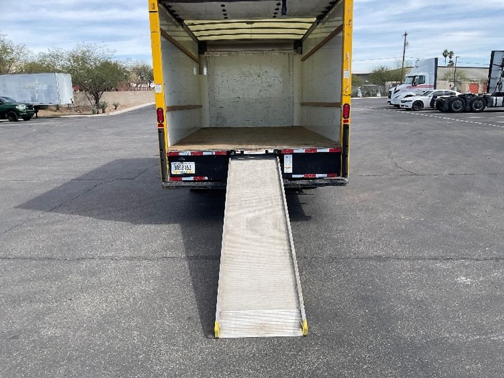 Light Duty Box Truck-Light and Medium Duty Trucks-GMC-2021-Savana G33903-Tucson-AZ-109,930\n\t\tmiles-$ 26,750 - Image 9