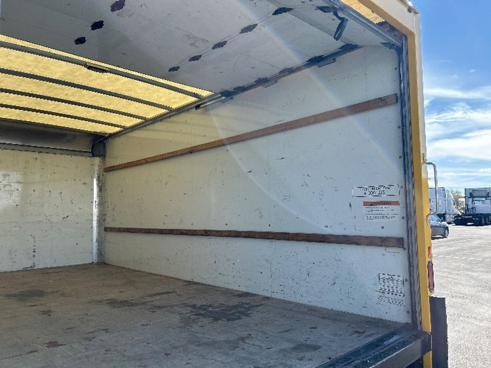 Light Duty Box Truck-Light and Medium Duty Trucks-GMC-2021-Savana G33903-Tucson-AZ-113,108\n\t\tmiles-$ 26,250 - Image 10