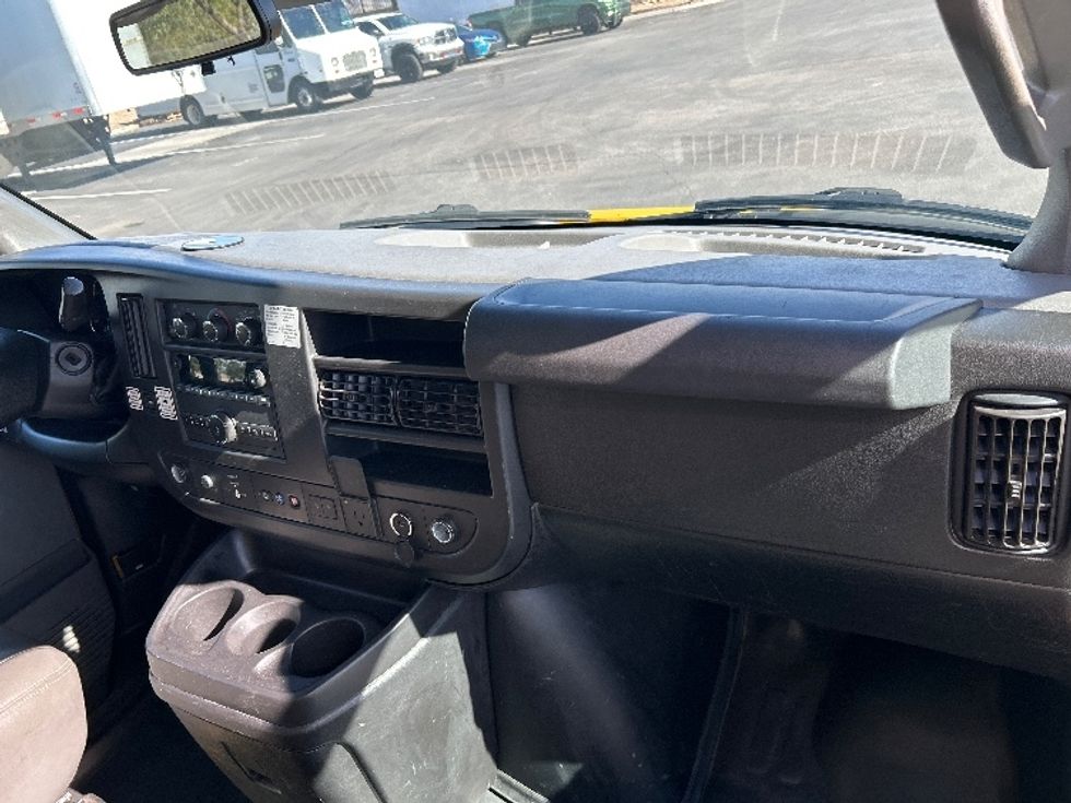 Light Duty Box Truck-Light and Medium Duty Trucks-GMC-2021-Savana G33903-Tucson-AZ-113,108\n\t\tmiles-$ 26,250 - Image 19