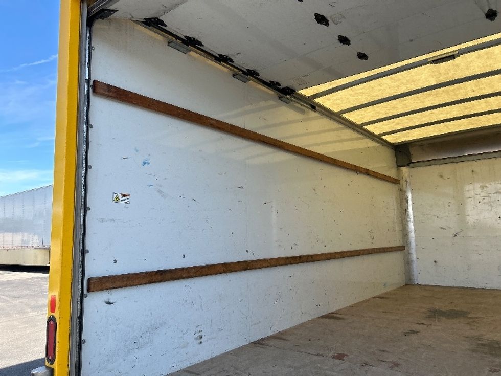 Light Duty Box Truck-Light and Medium Duty Trucks-GMC-2021-Savana G33903-Tucson-AZ-113,108\n\t\tmiles-$ 26,250 - Image 9