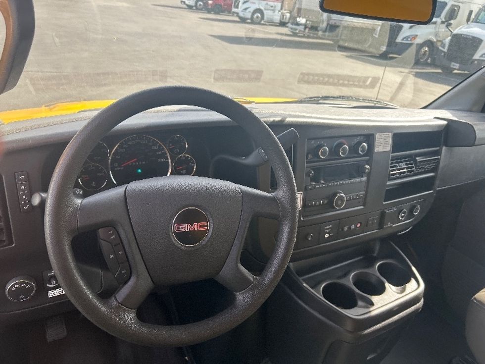 Light Duty Box Truck-Light and Medium Duty Trucks-GMC-2021-Savana G33903-Tucson-AZ-121,270\n\t\tmiles-$ 25,250 - Image 16